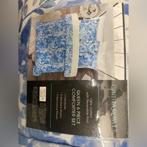 Queen comforter set with matching pillows